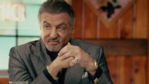 Antes del estreno de su tercera temporada, la serie del creador de 'Yellowstone' con Sylvester Stallone recibió luz verde para más capítulos imagen-4