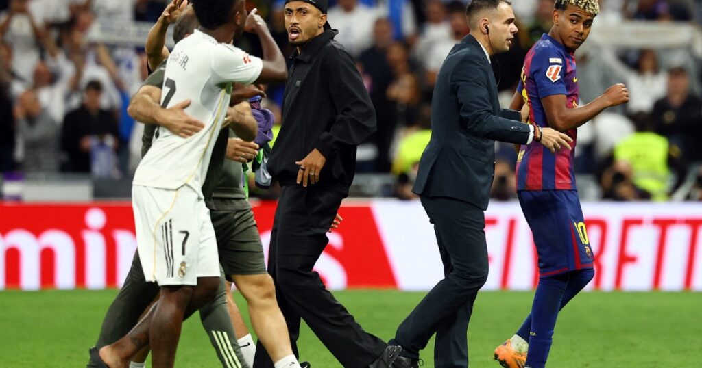 «Hablas mucho»: el gesto de Vinicius y todo el Real Madrid a Lamine Yamal que desató el escándalo en el clásico vs Barcelona "Hablas mucho": el gesto de Vinicius y todo el Real Madrid a Lamine Yamal que desató el escándalo en el clásico vs Barcelona imagen-99