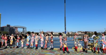 Arte, diseño y los hallazgos del fondo del mar del Conicet inspiraron un desfile en La Boca imagen-13