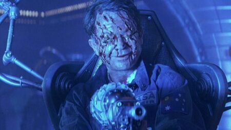 Hoy en 'streaming': una de las mejores películas de ciencia ficción de los 90 entre 'Alien' y 'El resplandor' con Sam Neill imagen-113