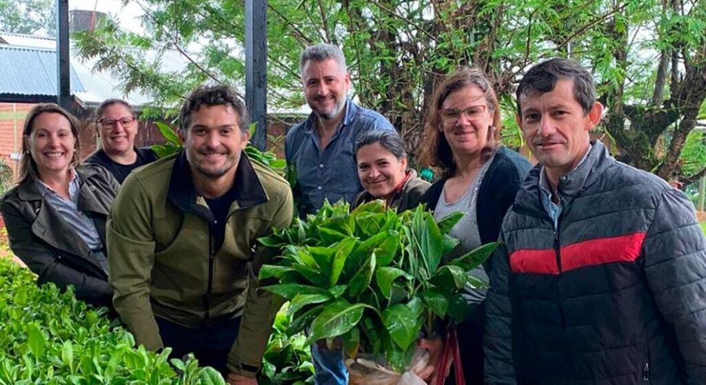 Misiones entrega créditos y plantines para impulsar a las chacras multiproductivas imagen-5