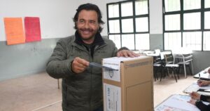 Gustavo Sáenz responsabilizó a Cristina Kirchner por el resultado de las elecciones: dijo que puso candidatos «a dedo» y que intervino los PJ de Salta, Jujuy y Misiones Gustavo Sáenz responsabilizó a Cristina Kirchner por el resultado de las elecciones: dijo que puso candidatos "a dedo" y que intervino los PJ de Salta, Jujuy y Misiones imagen-3