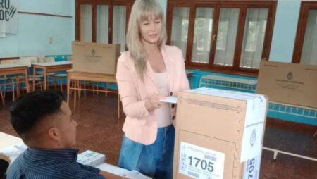 Karina Griss votó en Puerto Rico y llamó a participar con compromiso cívico Karina Griss votó en Puerto Rico y llamó a participar con compromiso cívico imagen-5
