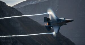 Aviones de combate con IA y cucarachas espías: el cambiante negocio de la guerra imagen-4