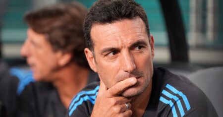 Scaloni, de “lo de Messi lo decidí yo” a “el martes jugarán los nuevos” imagen-8