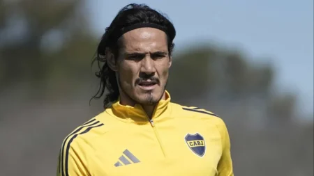 Cavani, otra vez diferenciado y más cerca de perderse el partido con Barracas - TyC Sports imagen-11