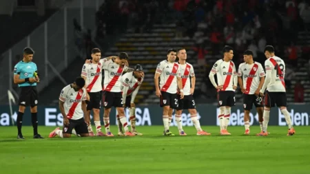 Caras largas y un claro mensaje de Gallardo: así quedó River tras la eliminación – TyC Sports Caras largas y un claro mensaje de Gallardo: así quedó River tras la eliminación - TyC Sports imagen-6