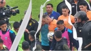 Escándalo en el ascenso: directivos de Gimnasia de Jujuy amenazaron al árbitro durante el entretiempo y se suspendió el partido ante Deportivo Madryn imagen-5