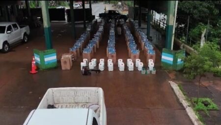 El Soberbio: Prefectura secuestró un cargamento de contrabando valuado en $134 millones imagen-70