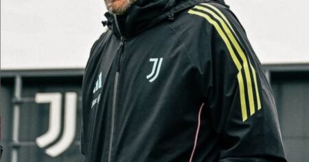 El nuevo entrenador de la Juventus habló sobre su polémico tatuaje del Napoli: «Ese lugar siempre permanecerá en mi corazón» El nuevo entrenador de la Juventus habló sobre su polémico tatuaje del Napoli: "Ese lugar siempre permanecerá en mi corazón" imagen-21