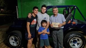 La historia detrás del Jeep que los hijos le regalaron y nació de un dibujo que conservó durante más de 44 años: “Ahora el sueño es disfrutarlo con mi familia” imagen-3