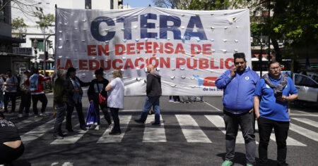Paro docente: CTERA convocó a una huelga y movilización para el 14 de octubre en reclamo por mejores salarios imagen-14
