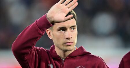 Con Soulé de titular, Roma busca defender la punta ante la Fiorentina imagen-16