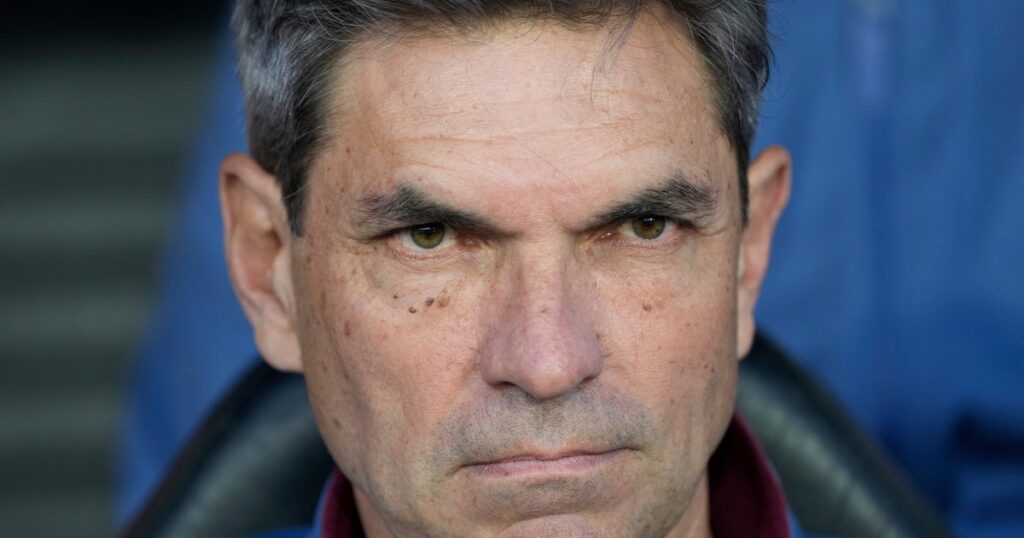 El técnico de Lanús invocó a Diego Maradona tras consagrarse finalista de la Sudamericana: «Ojalá nos haya podido ayudar» El técnico de Lanús invocó a Diego Maradona tras consagrarse finalista de la Sudamericana: "Ojalá nos haya podido ayudar" imagen-5