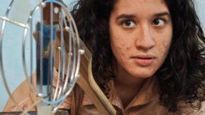 Daniela López Giménez, protagonista de “La loca de la familia”, invita a reflexionar sobre la violencia de género Daniela López Giménez, protagonista de “La loca de la familia”, invita a reflexionar sobre la violencia de género imagen-1