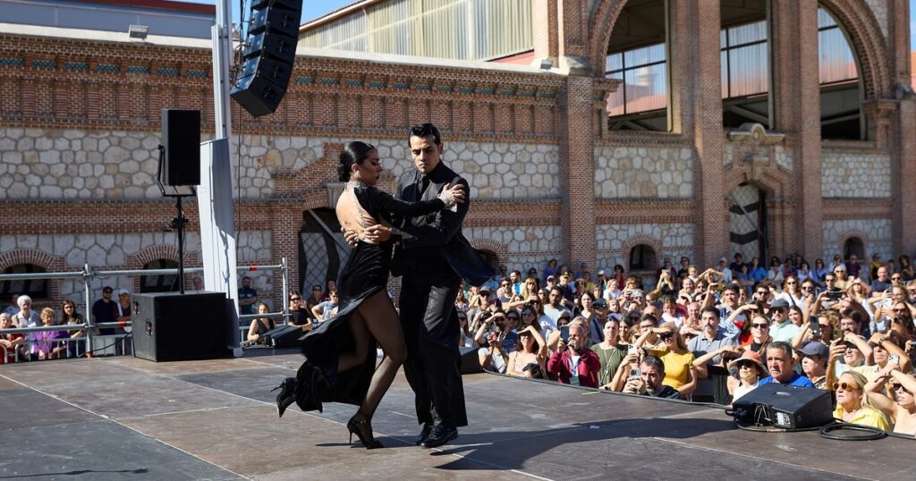 Una tarde a puro tango en Madrid con clases, orquesta y un show de los campeones mundiales imagen-5