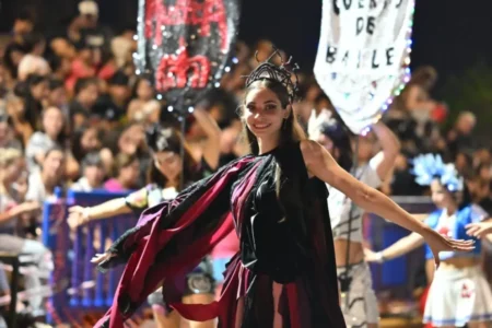 La Estudiantina posadeña brilla en una noche inolvidable imagen-11