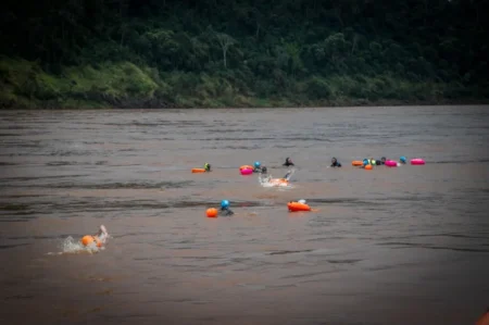 Cerca de 35 nadadores participaran de la II edición de la “Travesía a nado en el río Iguazú” Cerca de 35 nadadores participaran de la II edición de la “Travesía a nado en el río Iguazú” imagen-12