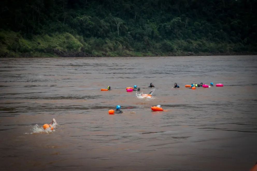 Cerca de 35 nadadores participaran de la II edición de la “Travesía a nado en el río Iguazú” Cerca de 35 nadadores participaran de la II edición de la “Travesía a nado en el río Iguazú” imagen-5