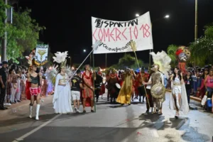 Estudiantina 2025: los estudiantes se lucen en su última noche de calle imagen-2