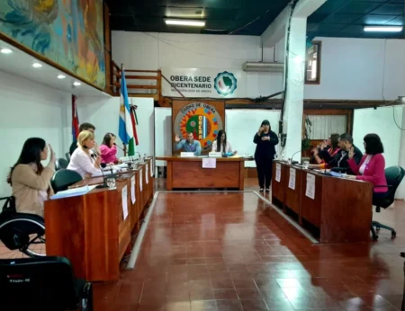 El concejo de Oberá aprobó el Programa de Padrinazgo de Refugios de Colectivos Urbanos imagen-7