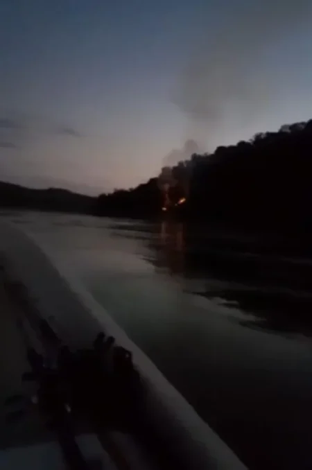 Preocupación en Montecarlo por incendios en la Isla Caraguatay: acampantes dejaron un fogón encendido Preocupación en Montecarlo por incendios en la Isla Caraguatay: acampantes dejaron un fogón encendido imagen-11