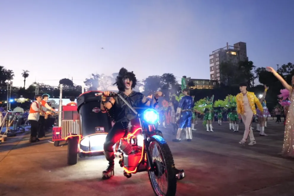 Gran Show de Scolas ilumina el Parque de la Cantera Gran Show de Scolas ilumina el Parque de la Cantera imagen-3