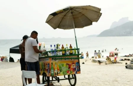 Alerta por intoxicaciones con metanol en Brasil: "La gente debe comprar y consumir en lugares habilitados" imagen-11