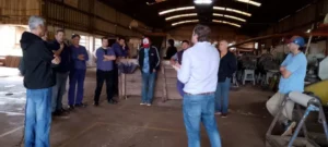 Trabajadores de Industrias Montecarlo tomaron la fábrica ante la falta de respuestas por los haberes adeudados imagen-1