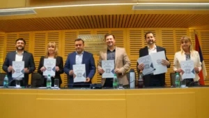 La Legislatura firmó convenios con las facultades de Económicas y Humanidades imagen-1