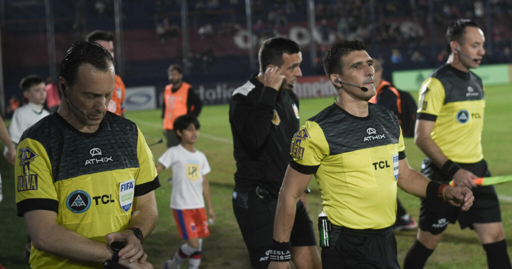 La fuerte polémica en la Copa País que involucra a Andrés Merlos imagen-5