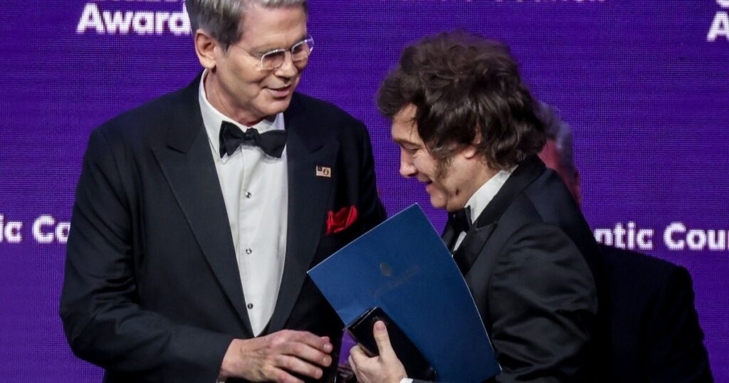 Se supo a dónde fueron a parar los pesos que compró Bessent: el Banco Central le entregó deuda a cambio de la intervención en el dólar Se supo a dónde fueron a parar los pesos que compró Bessent: el Banco Central le entregó deuda a cambio de la intervención en el dólar imagen-4