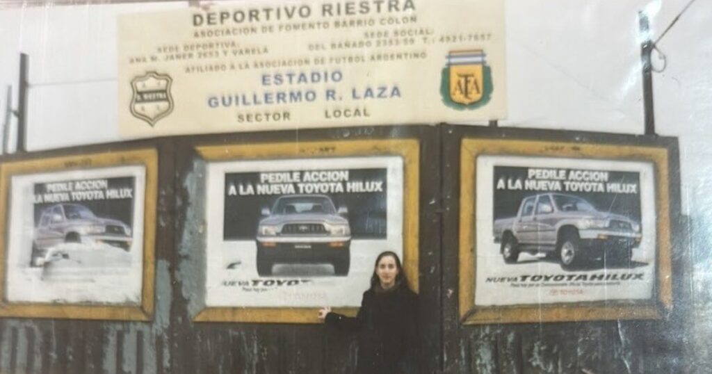 Los misterios del Guillermo Laza, la casa de Riestra que fue cementerio de autos robados, que homenajea a un canillita y que hoy chapea desde la zona más postergada de Capital Federal imagen-5