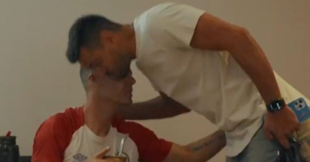 Video: El primer entrenamiento de Chiquito Romero en Argentinos y su momento especial junto al Ruso Rodríguez imagen-41
