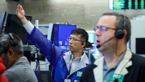 El riesgo país se derrumbó casi 400 puntos y cerró en 708 El riesgo país se derrumbó casi 400 puntos y cerró en 708 imagen-1
