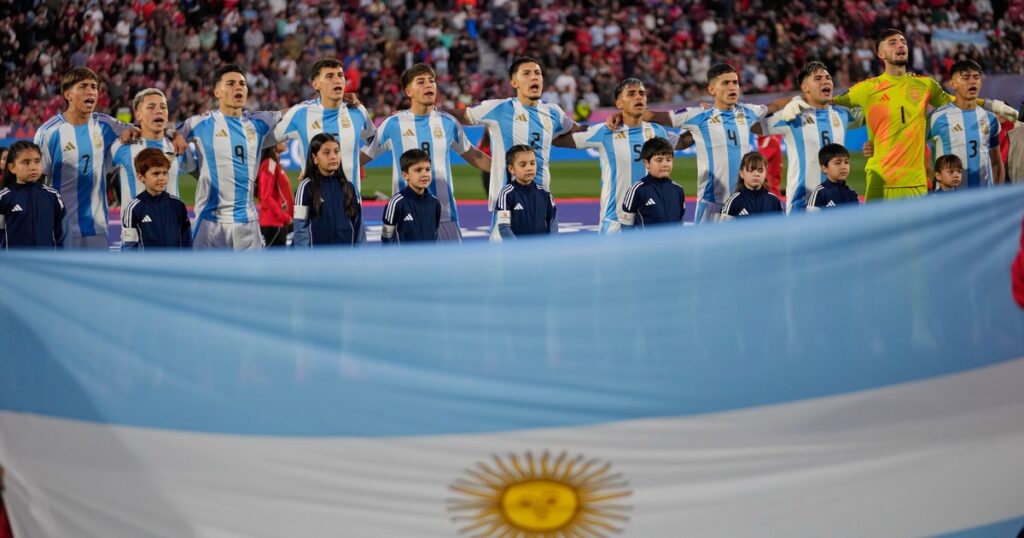 Video: silbaron el himno argentino en la final del Mundial Sub 20 imagen-4
