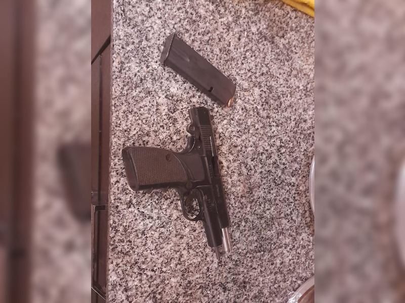 Detuvieron a soldado retirado que se atrincheró armado en su vivienda Detuvieron a soldado retirado que se atrincheró armado en su vivienda imagen-5