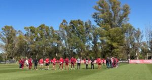 Video: los minutos de silencio en las prácticas de Estudiantes, San Lorenzo, Vélez y otros clubes por Russo imagen-2