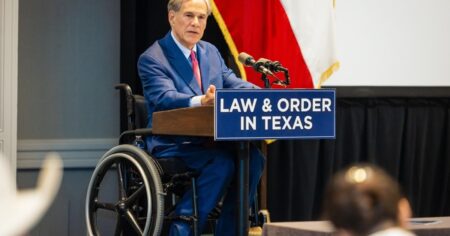 ¿Qué pasó cuando un árbol cayó sobre Greg Abbott? La verdad del rumor viral imagen-11