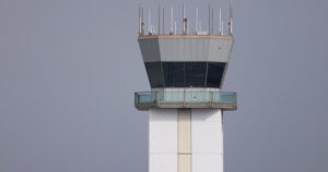 Los retrasos en los vuelos aumentan mientras los controladores aéreos trabajan sin cobrar durante el shutdown Los retrasos en los vuelos aumentan mientras los controladores aéreos trabajan sin cobrar durante el shutdown imagen-2