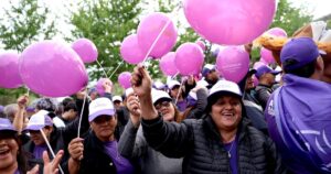 Cruces con la izquierda y tensa convivencia entre violetas y las Fuerzas del Cielo en la previa del acto de Milei imagen-3