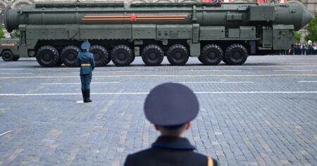 El Kremlin celebra la aprobación de Trump a la propuesta de extender el límite nuclear imagen-11