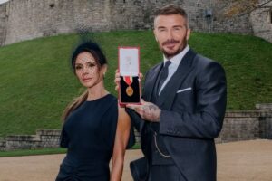 El emotivo mensaje de Victoria Beckham tras la distinción de David Bekcham como caballero del rey Carlos III El emotivo mensaje de Victoria Beckham tras la distinción de David Bekcham como caballero del rey Carlos III imagen-1