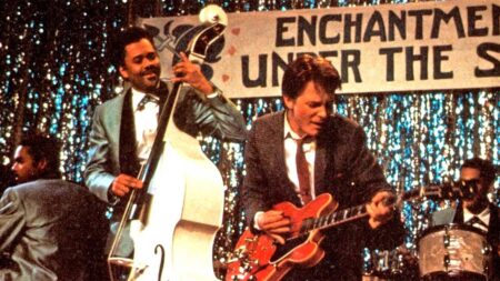 Después de 40 años, Michael J. Fox acaba de explicar uno de los errores cinematográficos más claros de ‘Regreso al futuro’ Después de 40 años, Michael J. Fox acaba de explicar uno de los errores cinematográficos más claros de 'Regreso al futuro' imagen-111