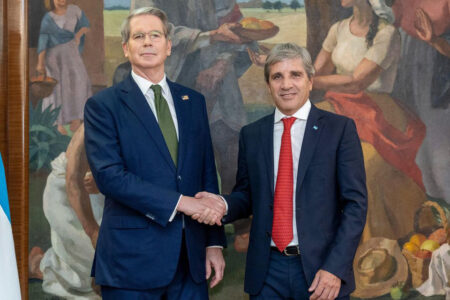 Bessent dijo lo que Caputo calla: confirmó que Argentina activó el swap y que EEUU salió ganando imagen-6