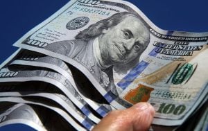 El dólar blue registró la suba más importante en dos semanas y volvió a superar al oficial mayorista El dólar blue registró la suba más importante en dos semanas y volvió a superar al oficial mayorista imagen-125