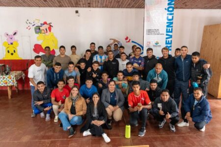 Eldorado impulsa el bienestar: charla sobre adicciones y salud mental en la Unidad Penal III imagen-10