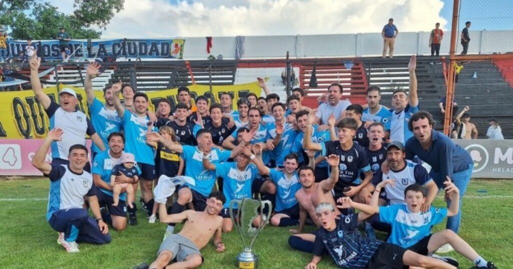 Tandil derrotó a Cañada de Gómez, se consagró campeón de la Copa País y jugará la Copa Argentina 2026 Tandil derrotó a Cañada de Gómez, se consagró campeón de la Copa País y jugará la Copa Argentina 2026 imagen-47