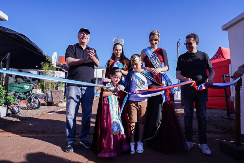 Passalacqua inauguró en San Vicente la 40ta Fiesta Nacional de la Madera, que «dignifica a todo un sector productivo de la provincia» Passalacqua inauguró en San Vicente la 40ta Fiesta Nacional de la Madera, que «dignifica a todo un sector productivo de la provincia» imagen-3