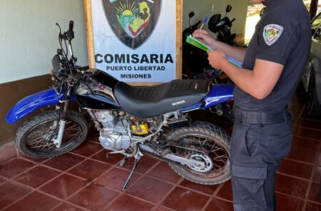 Recuperaron en Puerto Libertad una motocicleta que fue robada en Iguazú Recuperaron en Puerto Libertad una motocicleta que fue robada en Iguazú imagen-14